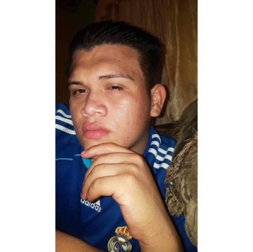 Jerry Felipe Fuentes, de 22 años, se cayó del tren en Durango (México), donde perdió el pie izquierdo.