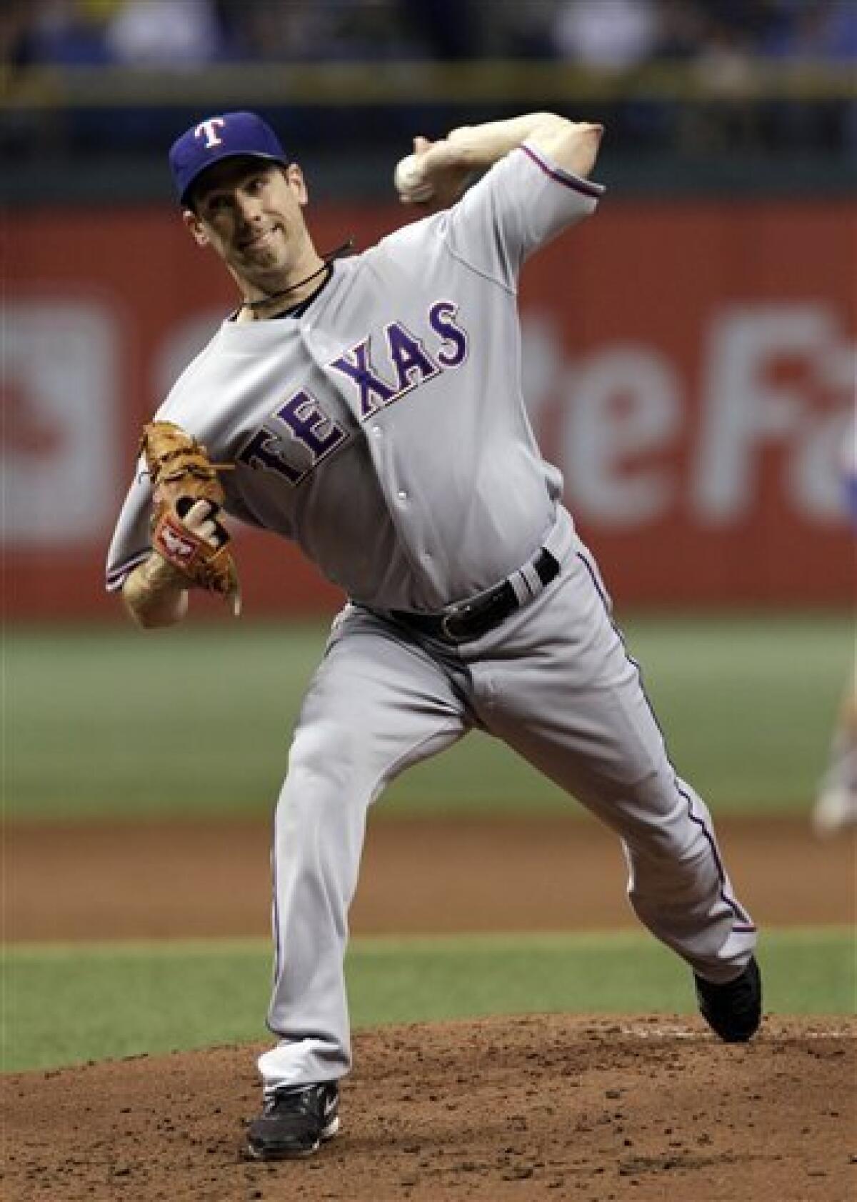 Lee pitches Rangers past Rays 5-1 and into ALCS - The San Diego