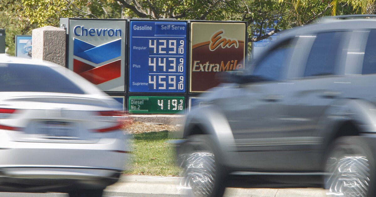 Can California fight climate change and high gas prices? - Los Angeles Times