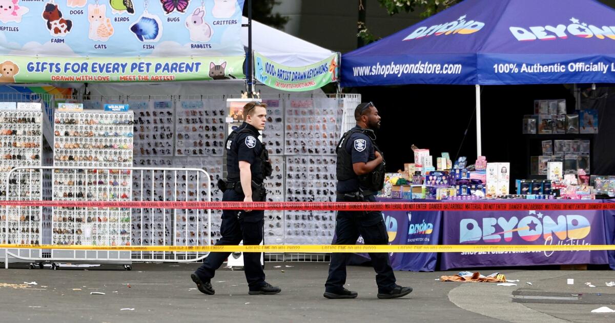 Multiple people shot after gunfire breaks out near Seattle’s Space Needle Multiple people shot after gunfire breaks out near Seattle’s Space Needle