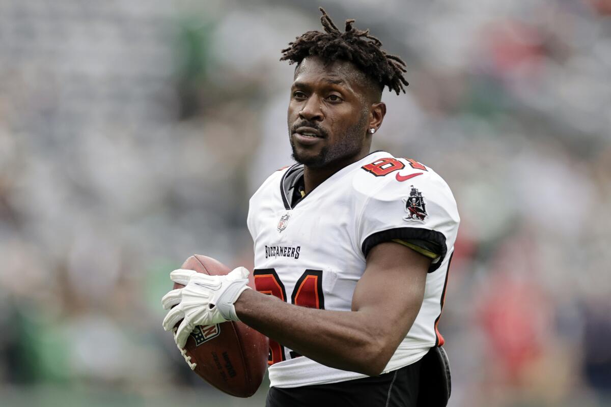 Antonio Brown in NYC after Buccaneers release in new photos