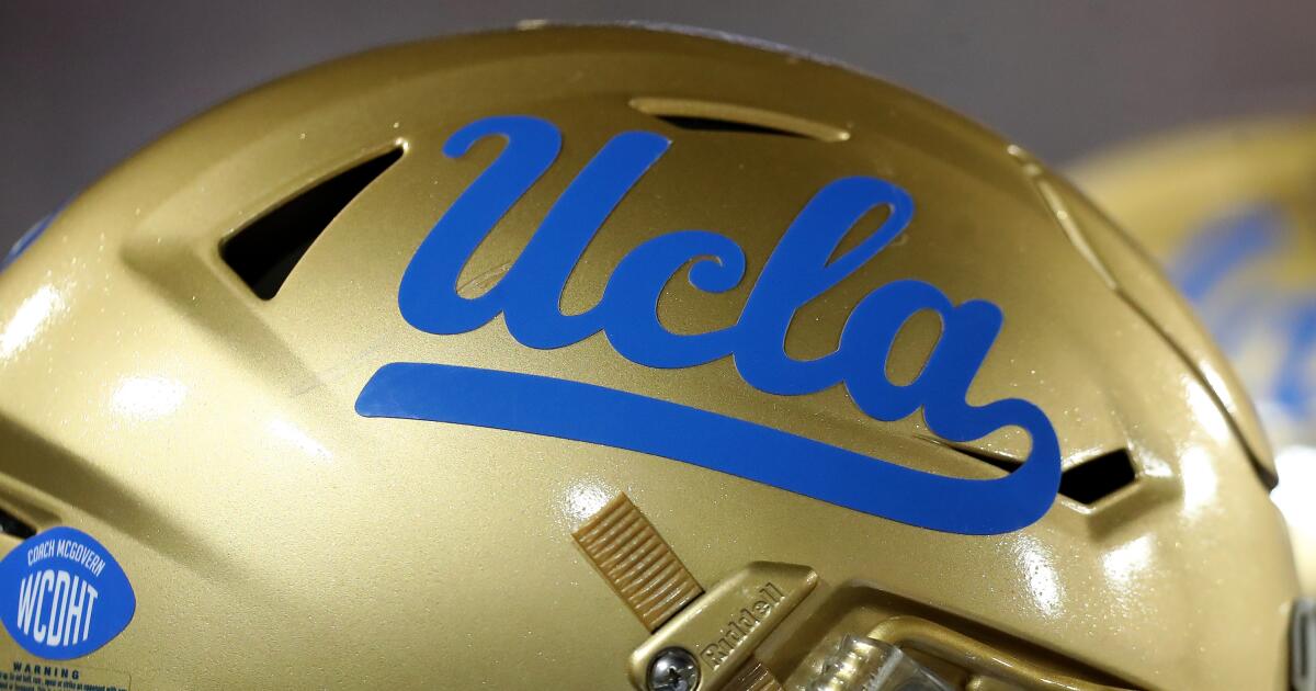 Le président de l’UC recommande à l’UCLA de payer à Cal 10 millions de dollars par an