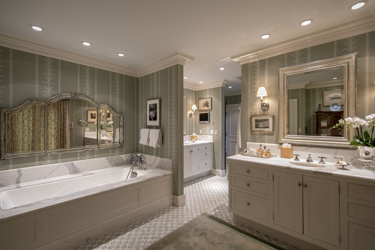 $60-million compound in Beverly Hills: the primary bathroom