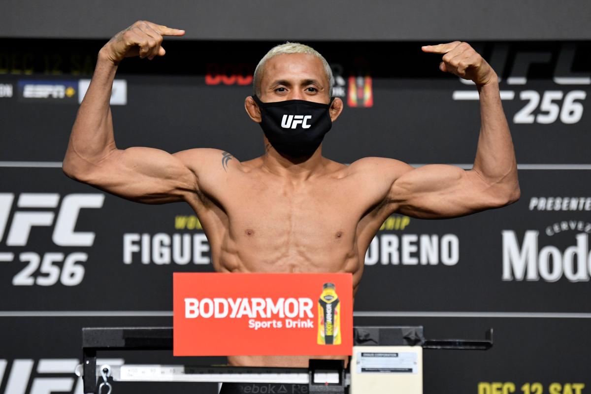 Deiveson Figueiredo weighs in before a fight in December 2020
