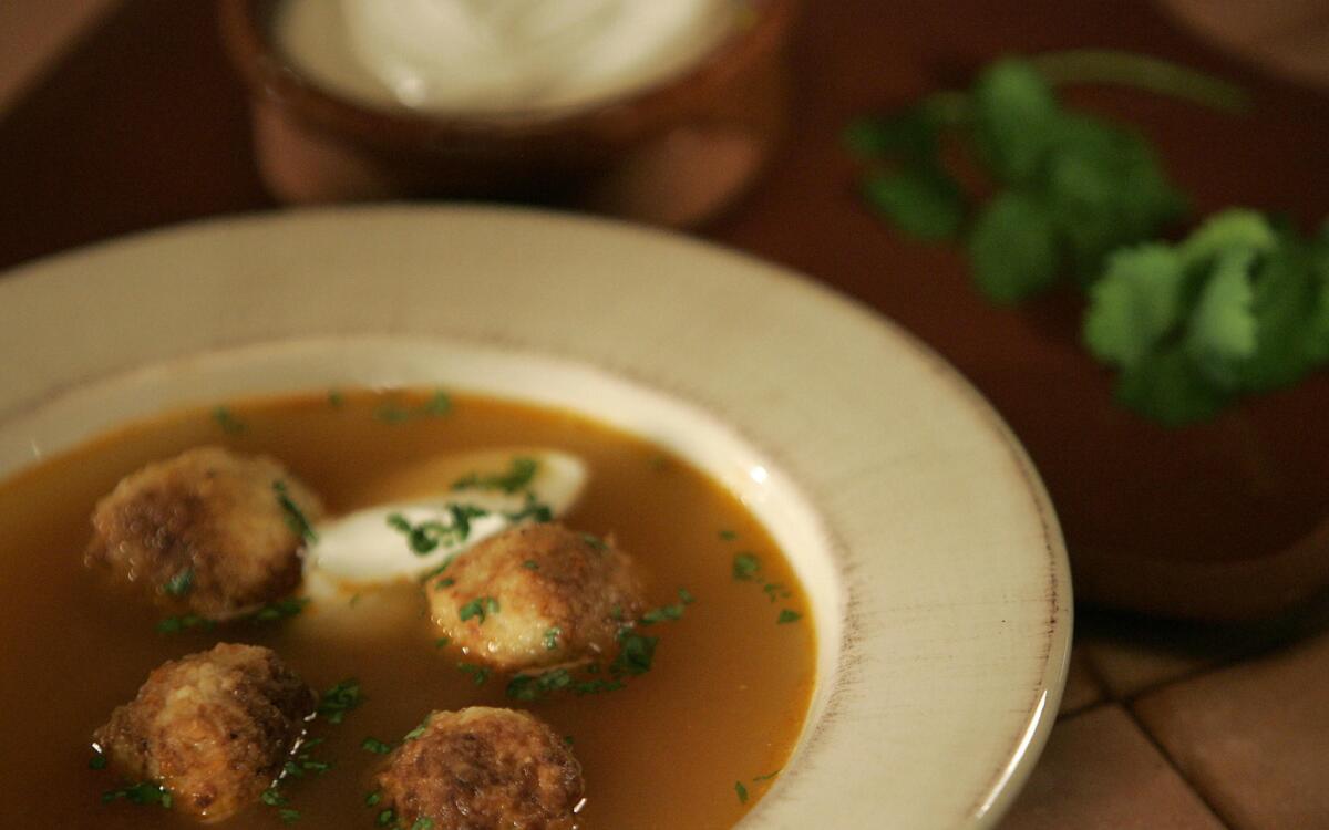 Sopa de bolitas de tortilla (tortilla ball soup)