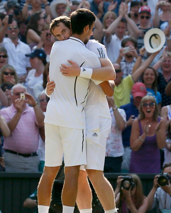 Murray beats Djokovic