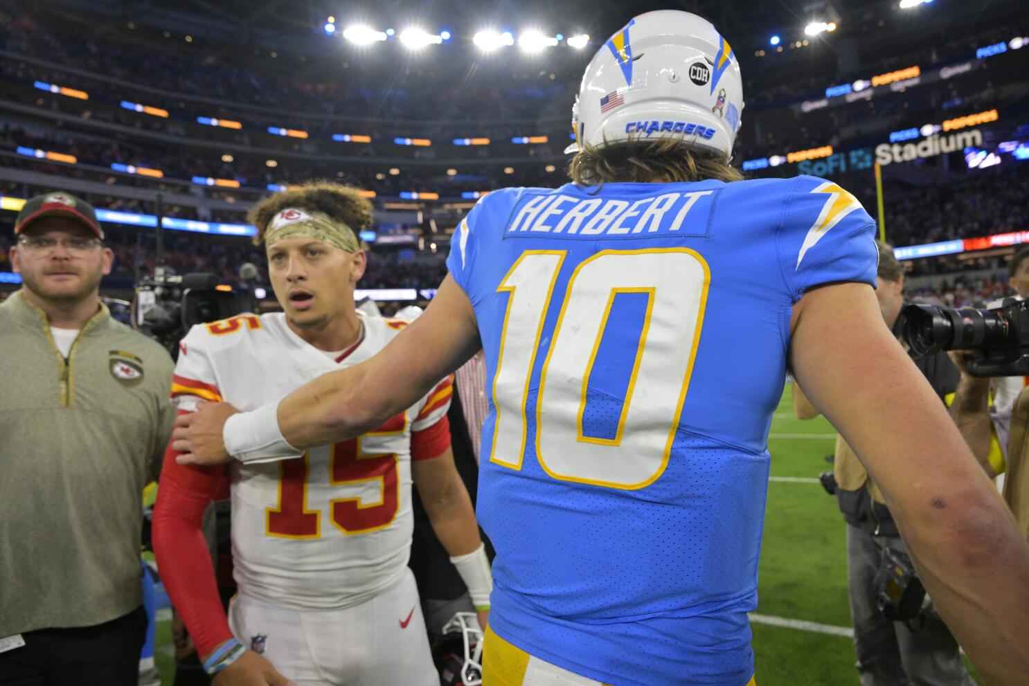 Chargers' future looks bright with quarterback Justin Herbert - The Boston  Globe