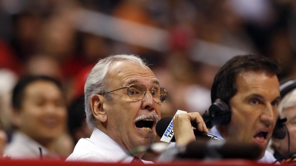 Ralph Lawler describes a last-second shot attempt at the end of the first half of a game in 2009.