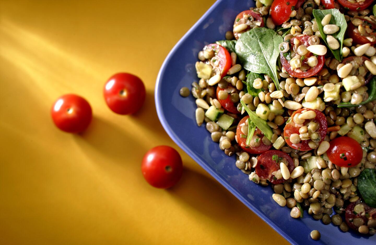 Recipe: Lentil salad with tomatoes, zucchini and arugula