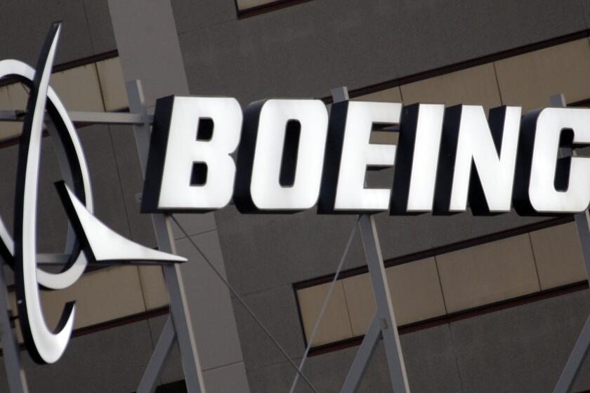 El logo de Boeing en una propiedad en El Segundo, California, el 25 de enero de 2011. (Foto AP/Reed Saxon)