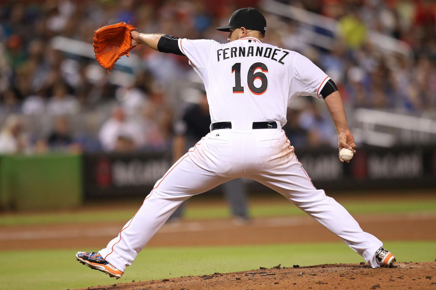 Jose Fernandez shuts down Reds, improves to 14-0 at Marlins Park