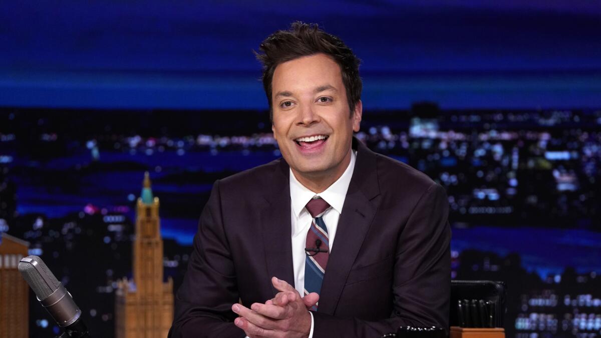 Fallon apologizes to 'Tonight Show' staff for 'toxic' report - Los Angeles Times