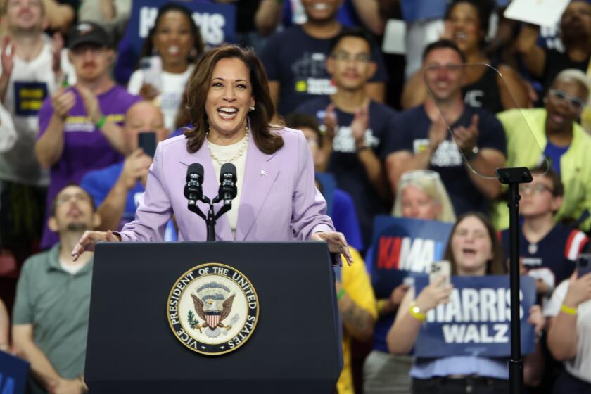 Las Vegas, Nevada-Aug. 10, 2024: Vice President Kamala Harris and Governor Tim Walz hold a campaign rally at University of Las Vegas Thomas & Mack Center on Saturday Aug. 10, 2024 in Las Vegas, Nevada (Jason Armond / Los Angeles Times)