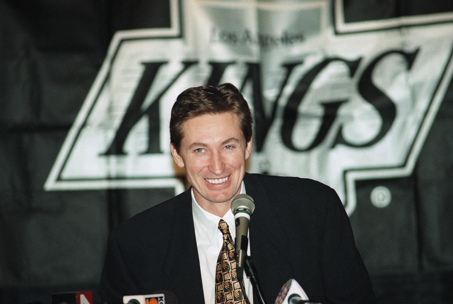 NHL Men's Los Angeles Kings Wayne Gretzky #99 Black Player T-Shirt