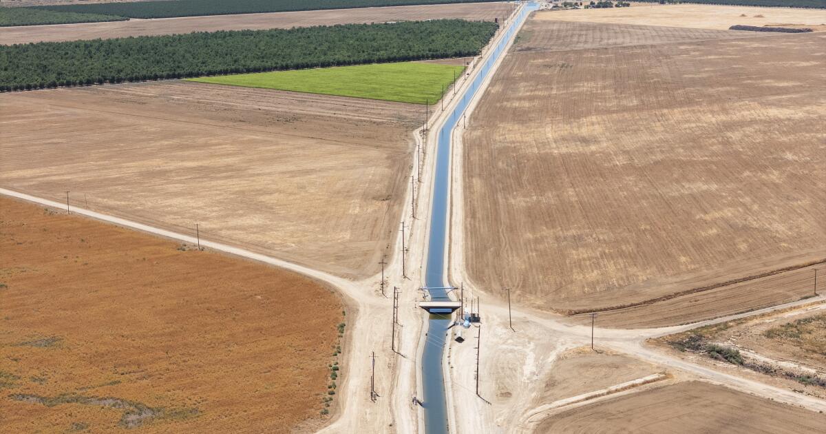 Quand les restrictions d’eau affectent les agriculteurs, le soleil brille Quand les restrictions d’eau affectent les agriculteurs, le soleil brille