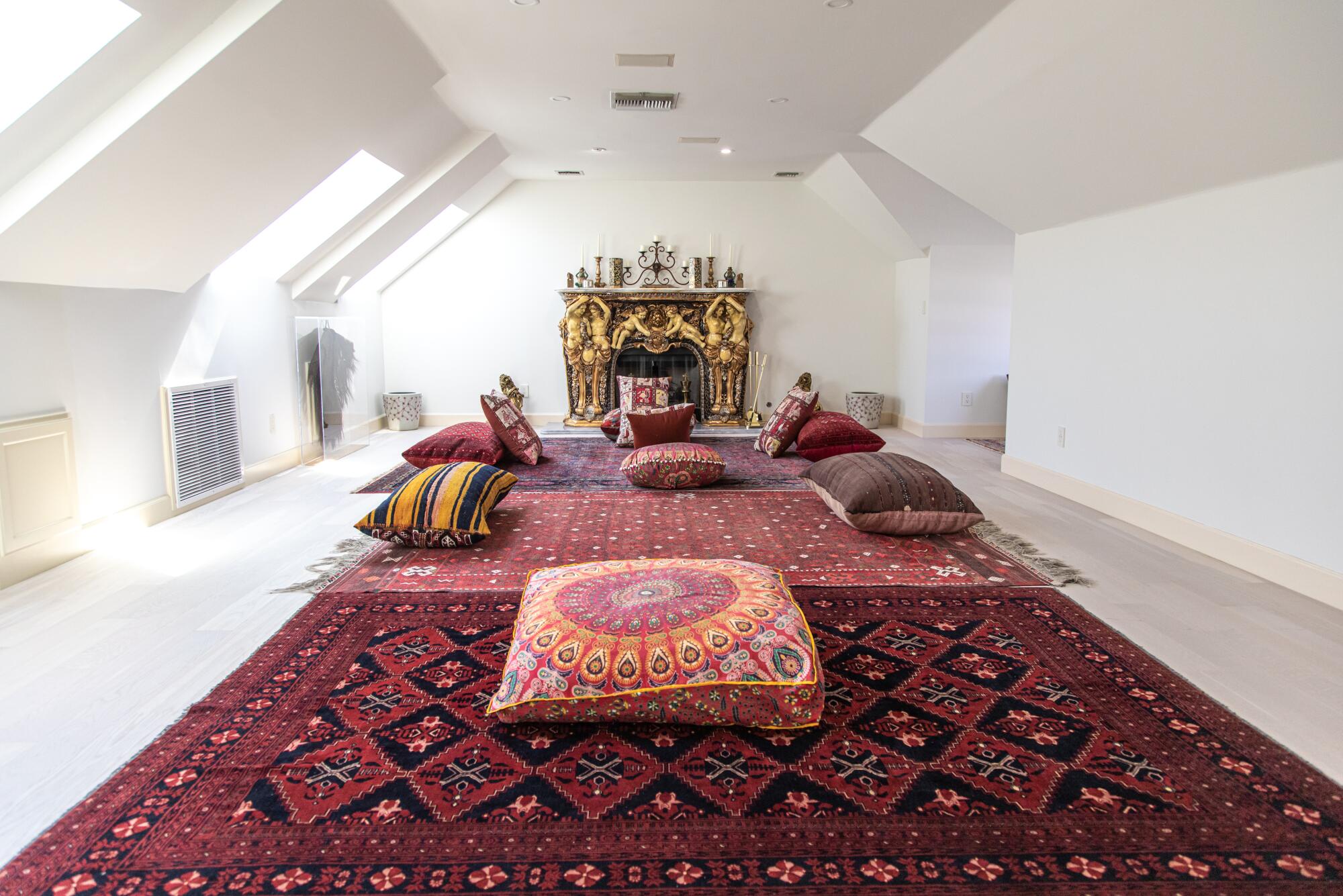 Esta sala se utilizaba para la meditación en Crown Manor, en Coronado.