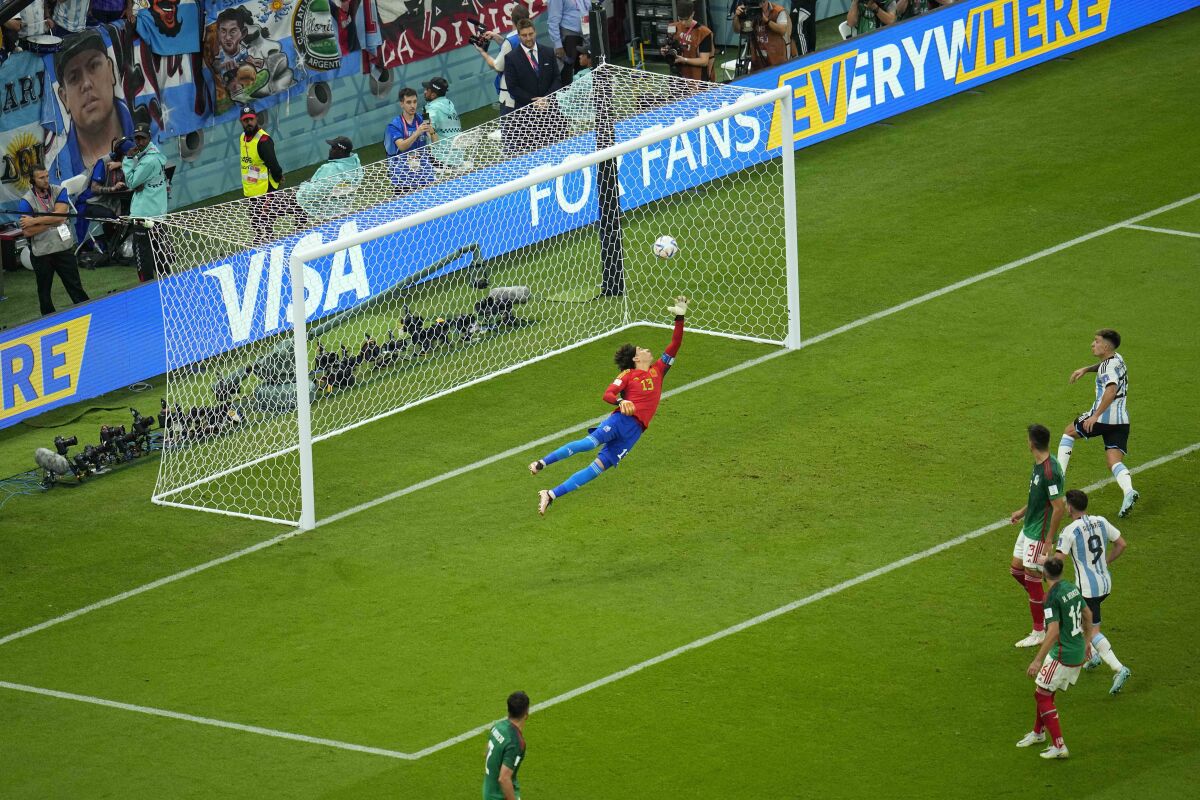 México cae ante Argentina y se hunde a la última posición de su grupo en Qatar 2022 - Los Angeles Times