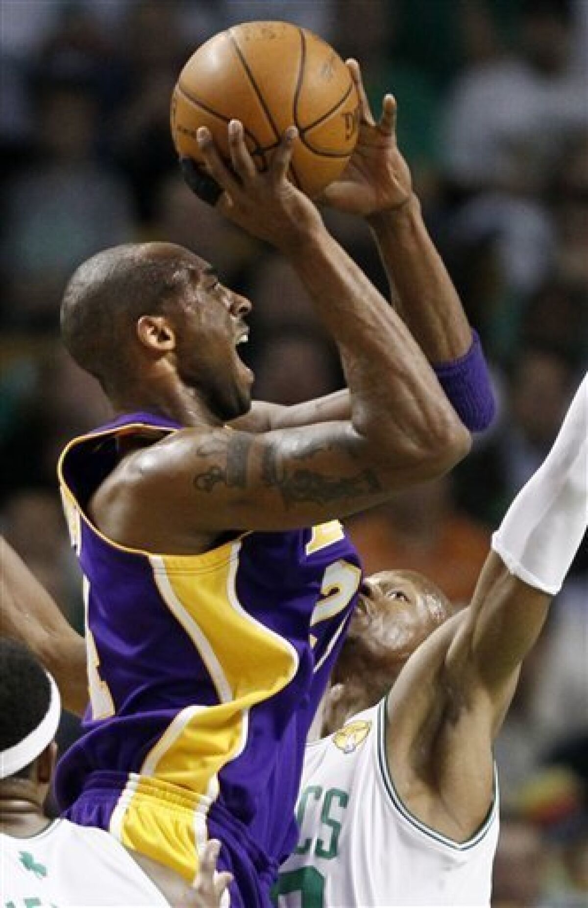 NBA Finals: Garnett on bench with his third foul - The San Diego  Union-Tribune