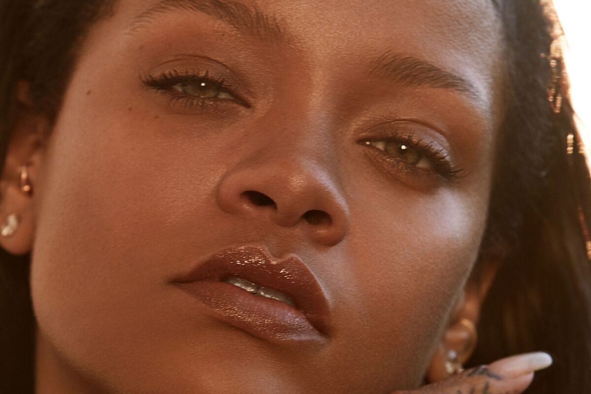 A photo of Rihanna.