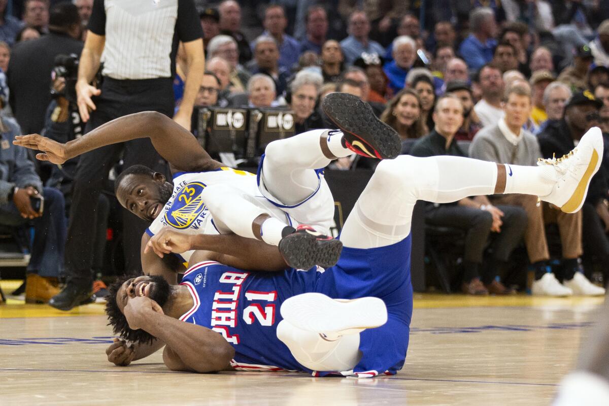 NBA: Golden State Warriors beat Philadelphia 76ers as Stephen Curry scores  37 points - BBC Sport