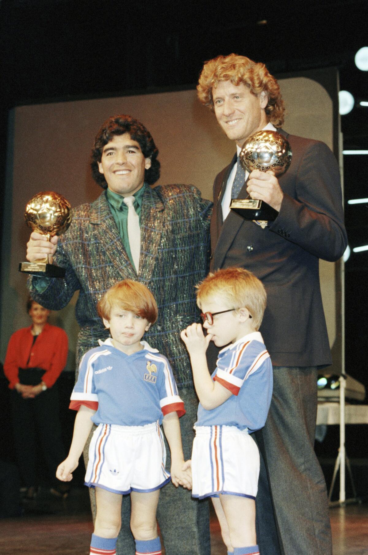 ARCHIVO - Foto del 13 de noviembre de 1986, la estrella argentina Diego Maradona