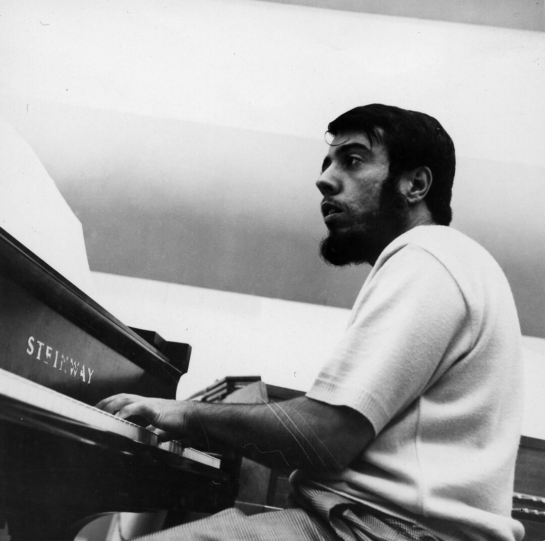 Não especificado - CIRCA 1970: Retrato de Sergio Mendes. Fotografia de Michael Oakes Archives / Getty Images