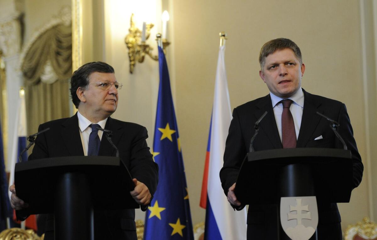 European Commission President Jose Manuel Barroso, left, and Slovakian Prime Minister Robert Fico at a news conference to announce a deal with Ukraine to reduce its dependence on Russia for natural gas supplies.