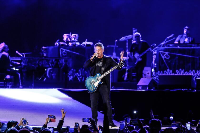 El cantautor Alejandro Sanz durante un concierto reciente.