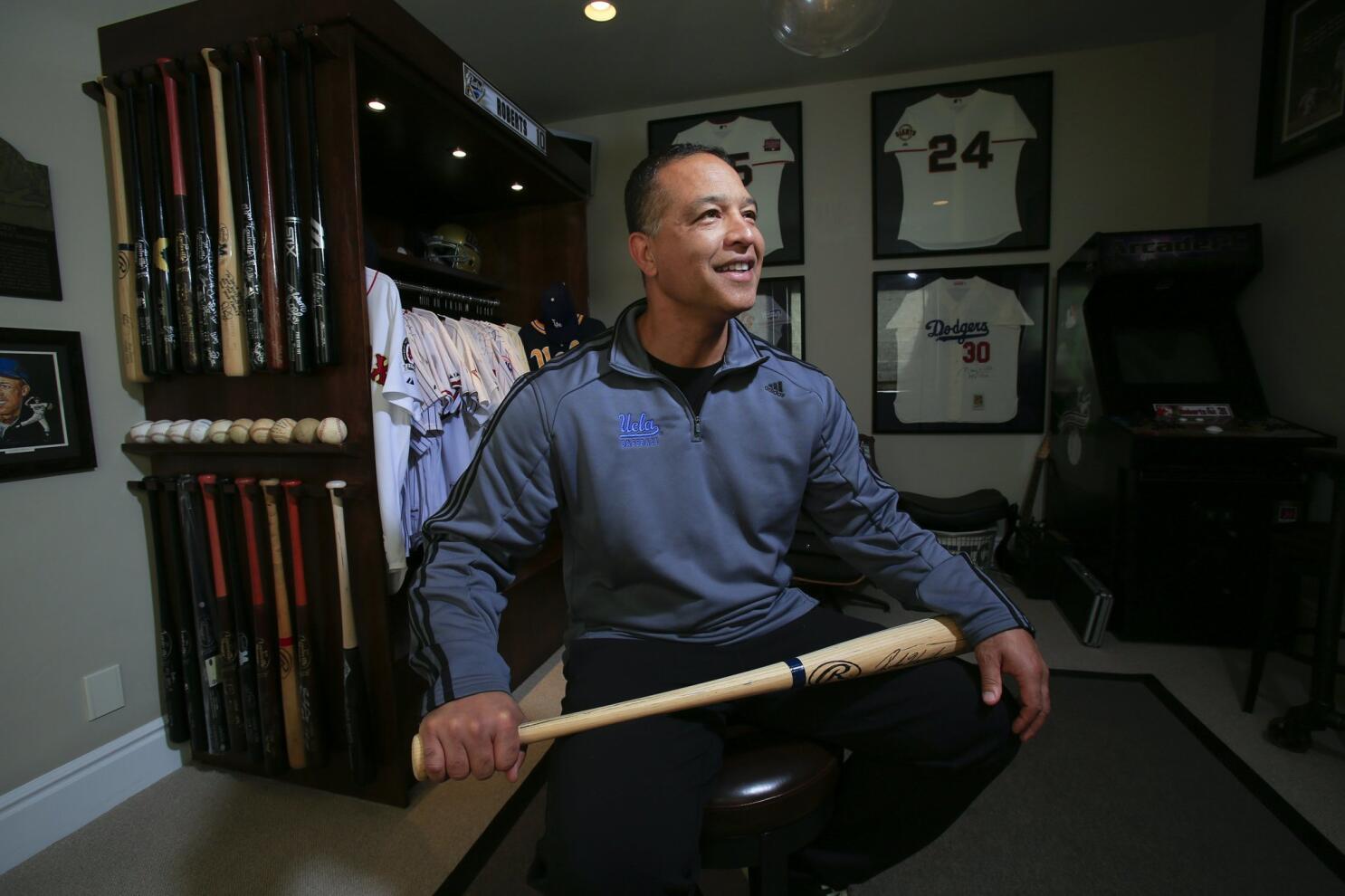 Dodgers manager Dave Roberts saving his sentimental side for