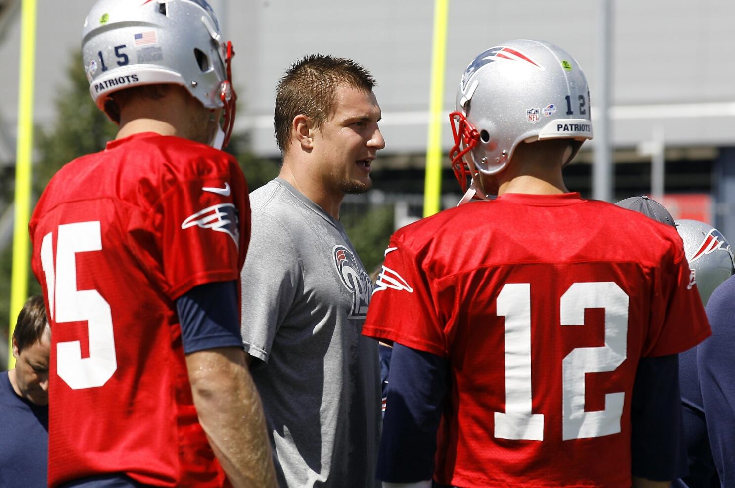 Rob Gronkowski takes part in New England Patriots drills - Los Angeles Times
