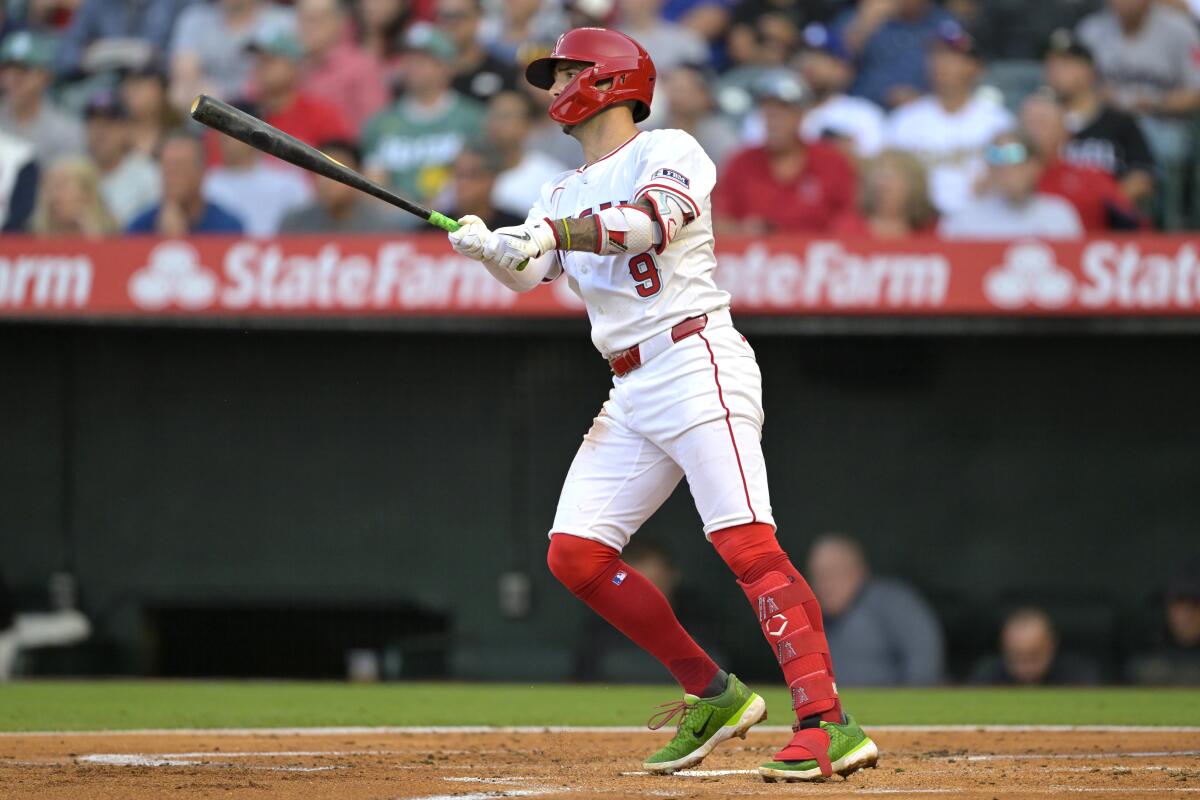 Zach Neto hits a solo home run in the first inning of the Angels' 9-5 win over the Boston Red Sox.