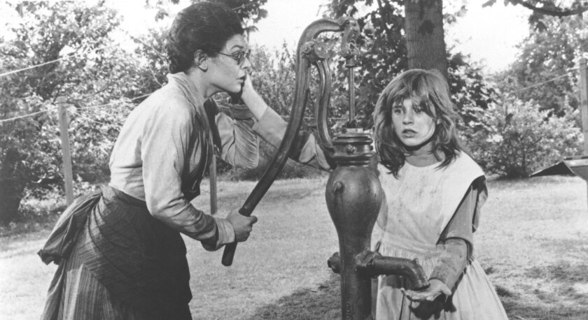 Patty Duke și Anne Bancroft în filmul din 1962 " The Miracle Worker.""The Miracle Worker."