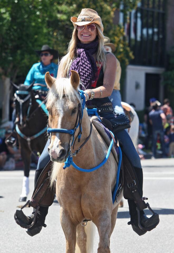 Photo Gallery: Burbank on Parade 2016