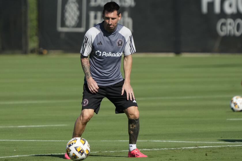 El delantero del Inter Miami Lionel Messi trabaja con sus compañeros en el entrenamiento del equipo el viernes 13 de septiembre del 2024. (AP Foto/Wilfredo Lee)