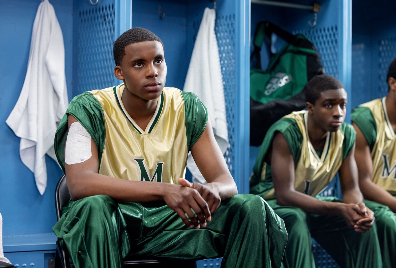 Review: The adventures of young LeBron James prove stubbornly undramatic in 'Shooting Stars'