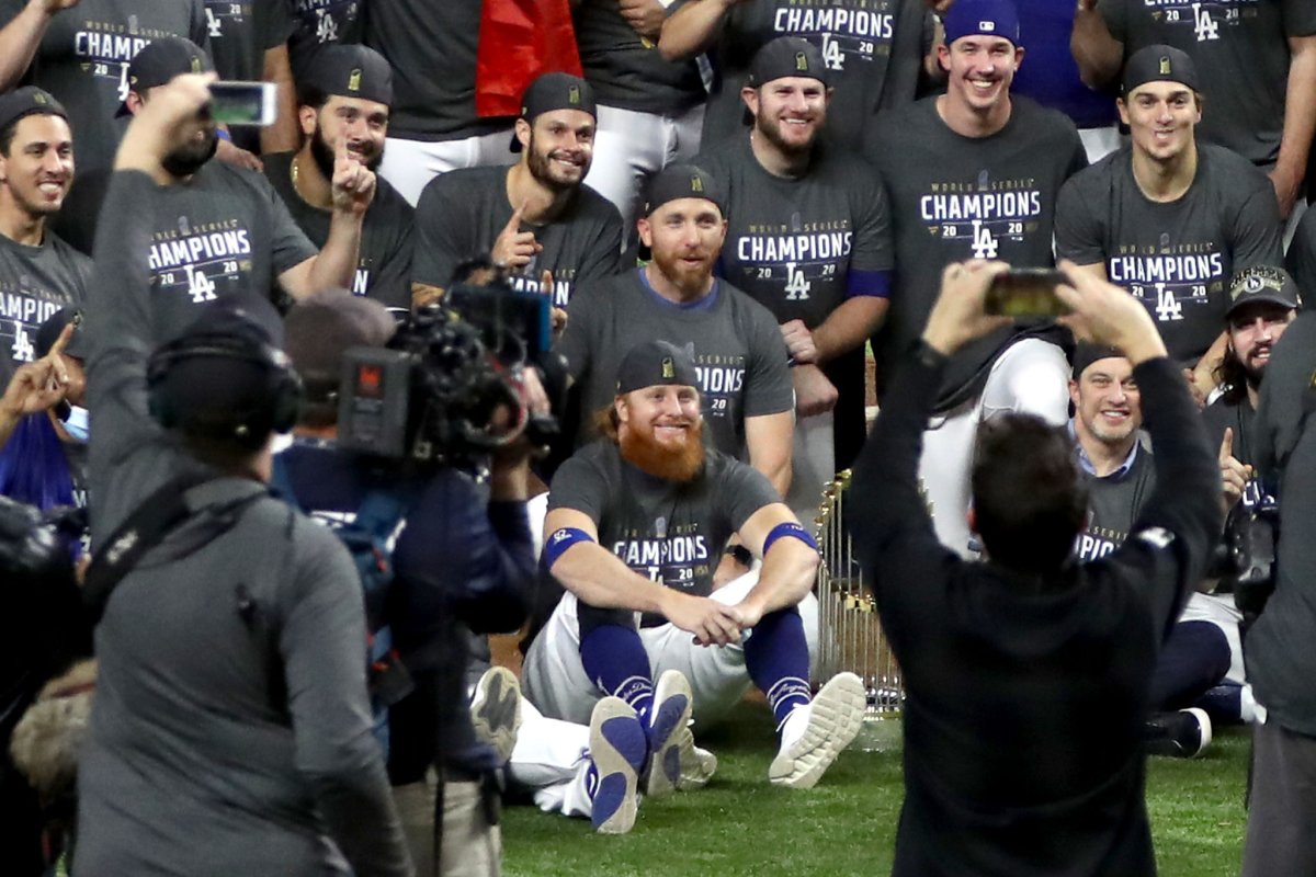 Dodgers third baseman Justin Turner poses for a team photo.