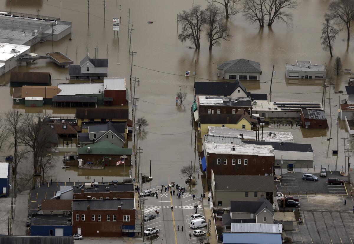 Fotografía aérea de calles inundadas en Eureka, Missouri, el miércoles 30 de diciembre de 2015. (Foto AP/Jeff Roberson)