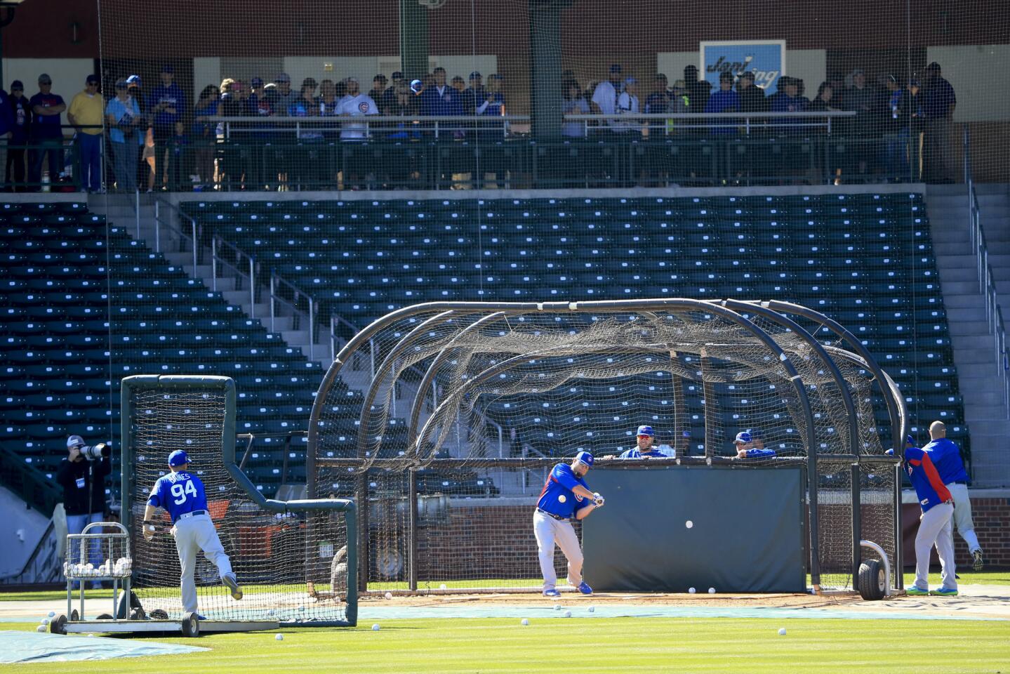 ct-cubs-arrive-at-spring-training-photos-064