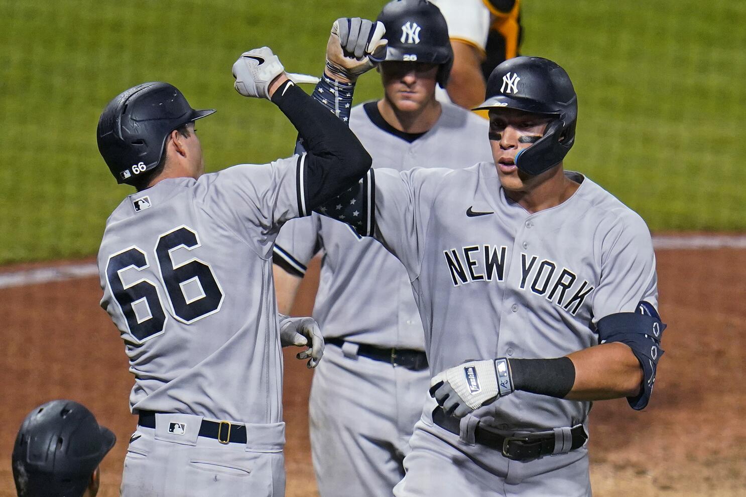 Aaron Judge home run record: Watch Yankees dugout go wild