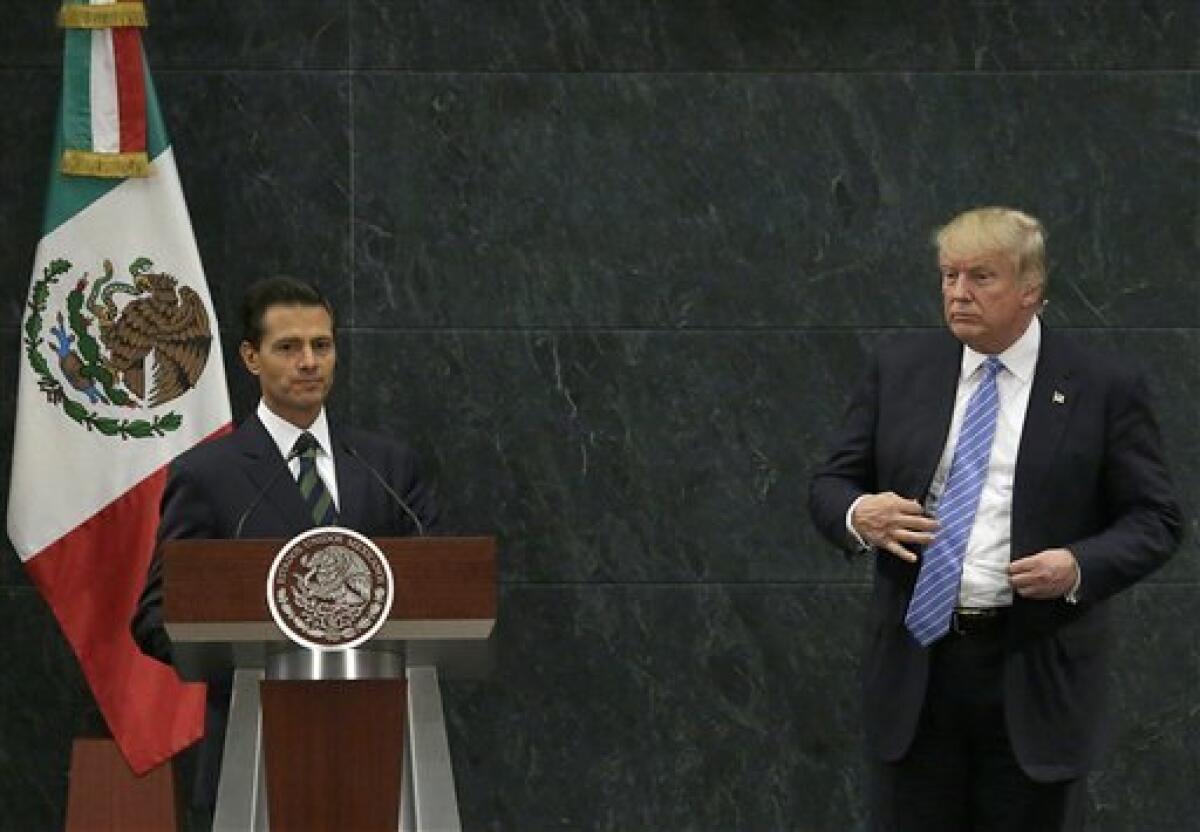Donald Trump declaró que el presidente mexicano Enrique Peña Nieto violó algunas "reglas de juego" al admitir que ambos hablaron de quién pagaría por el muro que el candidato presidencial republicano desea levantar en la frontera entre ambos países, aunque agregó "está ok".