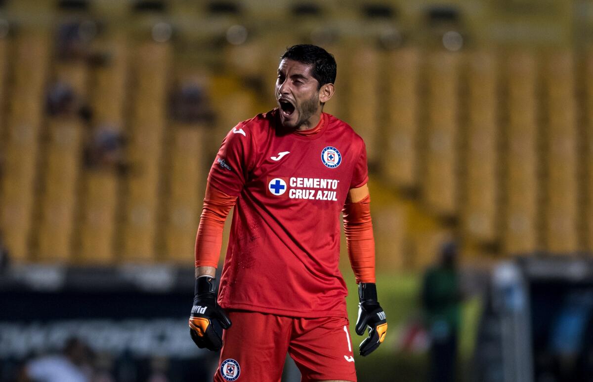 El portero de Cruz Azul Jesús Corona