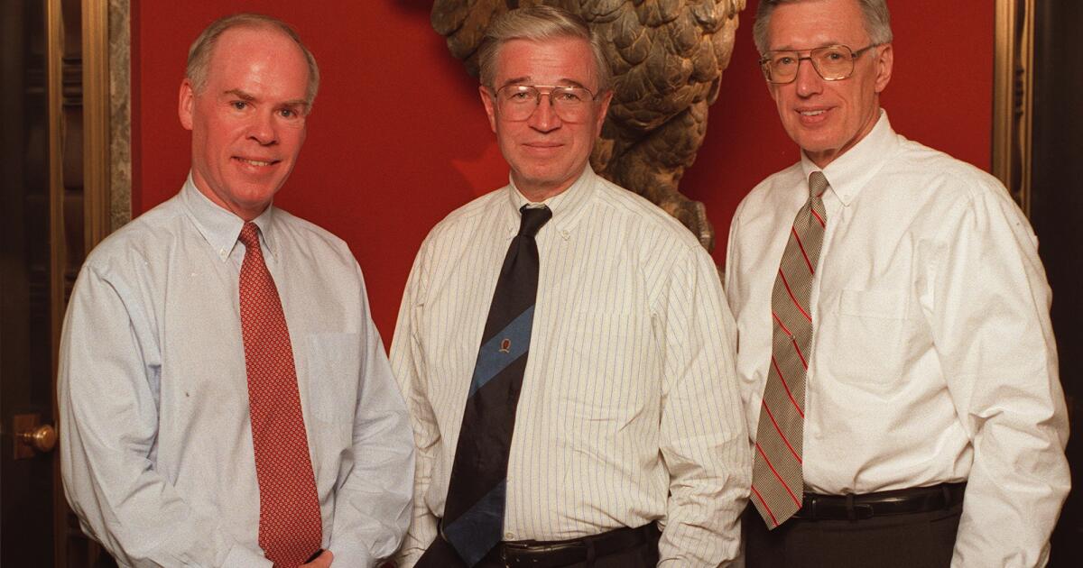 Dick Schlosberg dead: Former L.A. Times publisher was 79