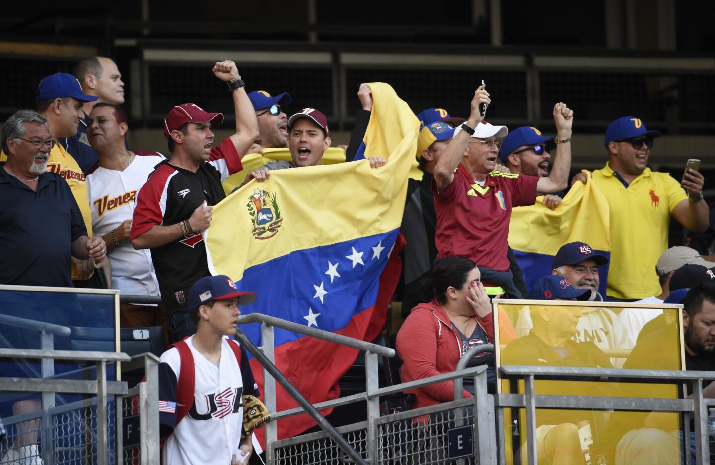 World Baseball Classic - Pool F - Game 2 - Venezuela v United States