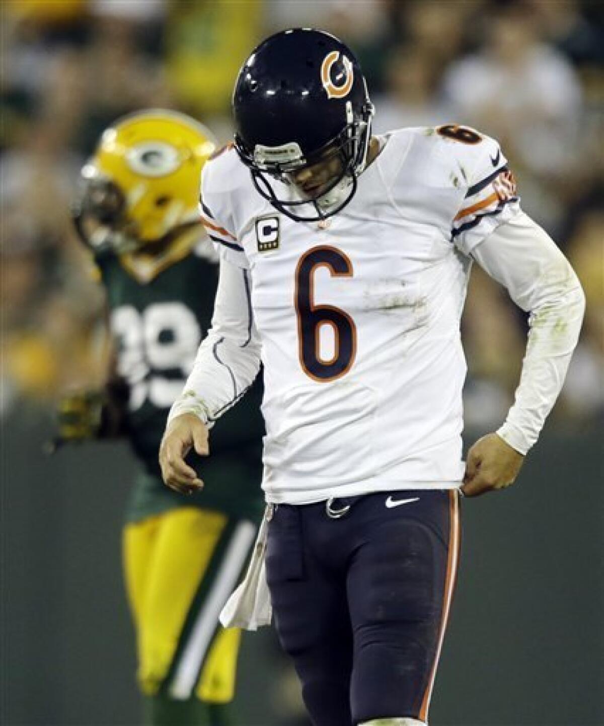 Chicago Bears quarterback Jay Cutler has nobody to throw to 18