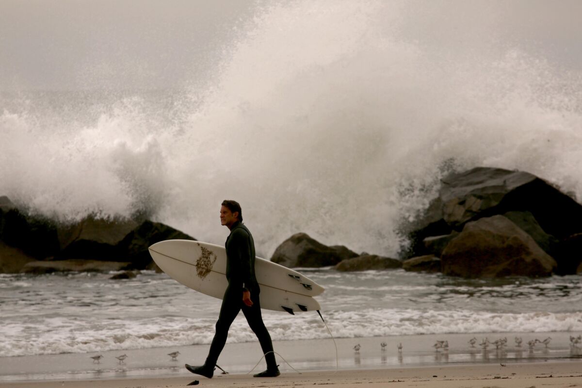 On California beaches, tsunami brings choppy waves, isolated ...
