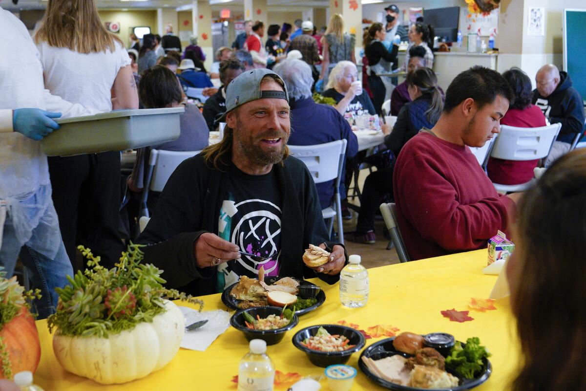 Rescue Mission serves up meal for 1,000-plus thankful people - The