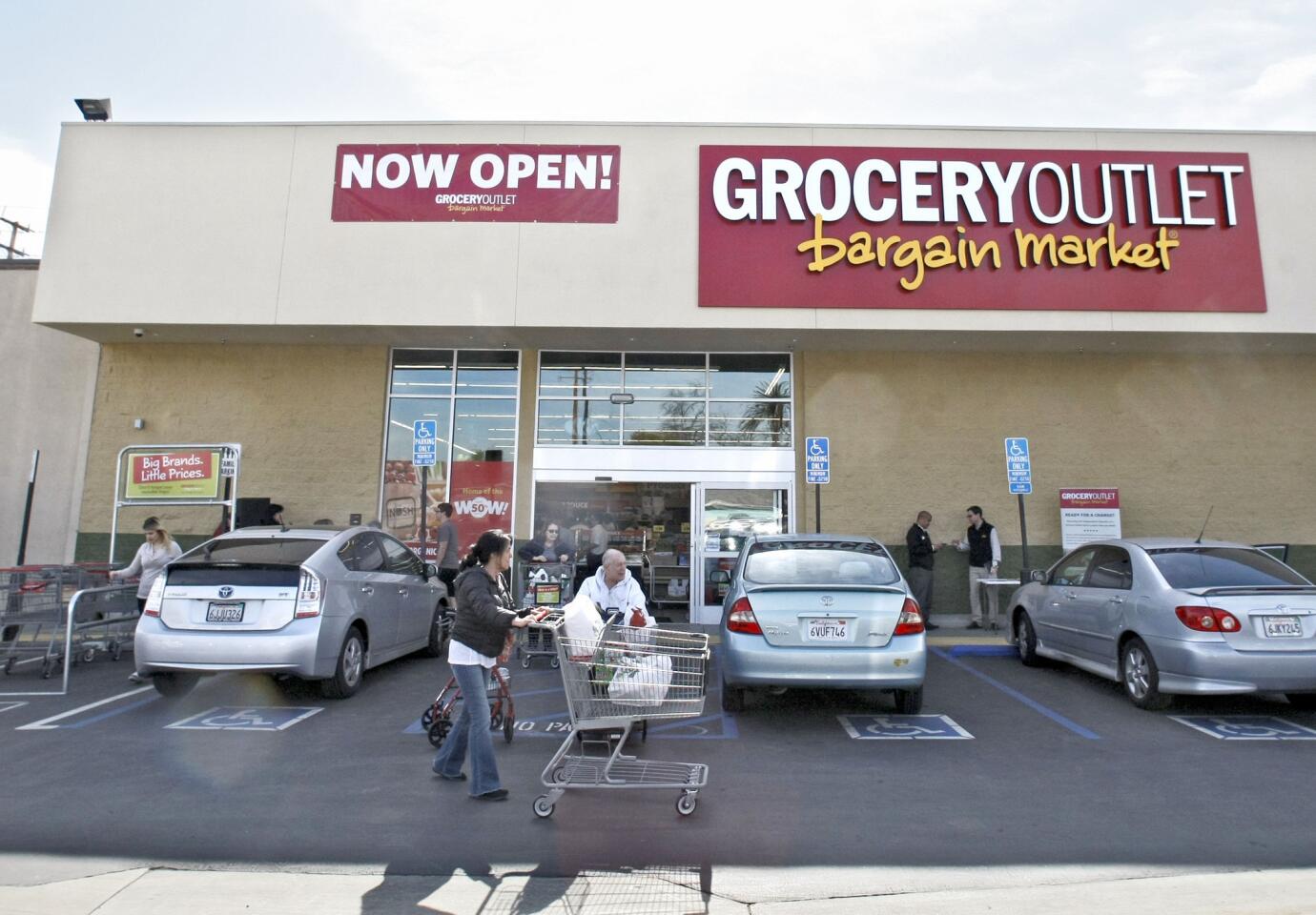 The Grocery Outlet, located at the old Fresh & Easy Market location on W. Verdugo Ave., held it's grand opening in Burbank on Thursday, Feb. 16, 2017.
