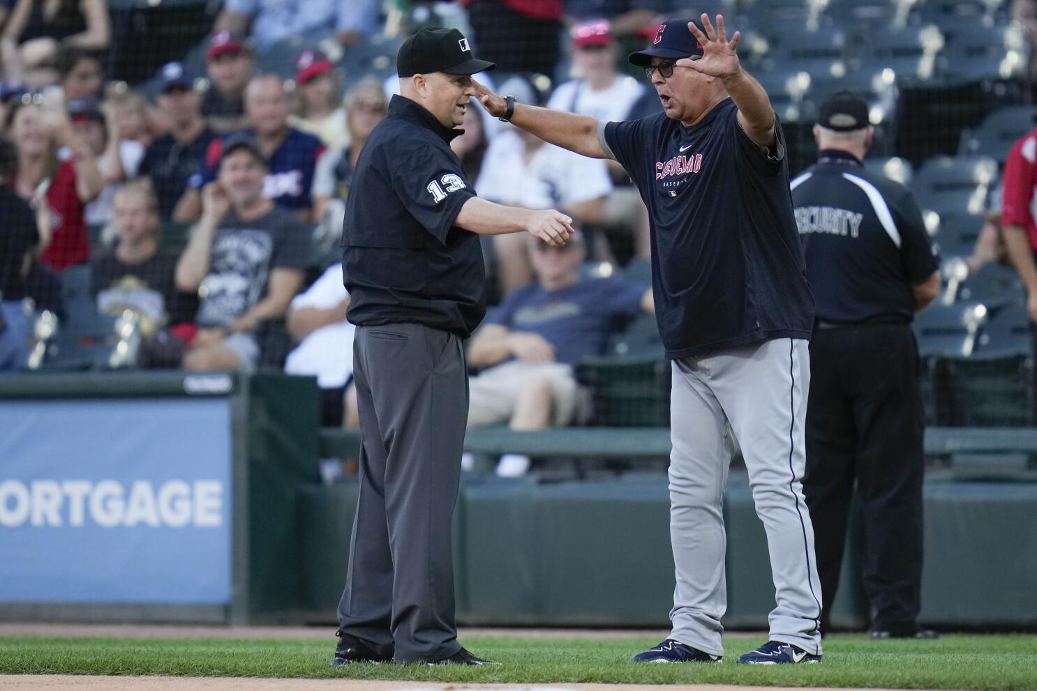Guardians manager Terry Francona ejected against White Sox in