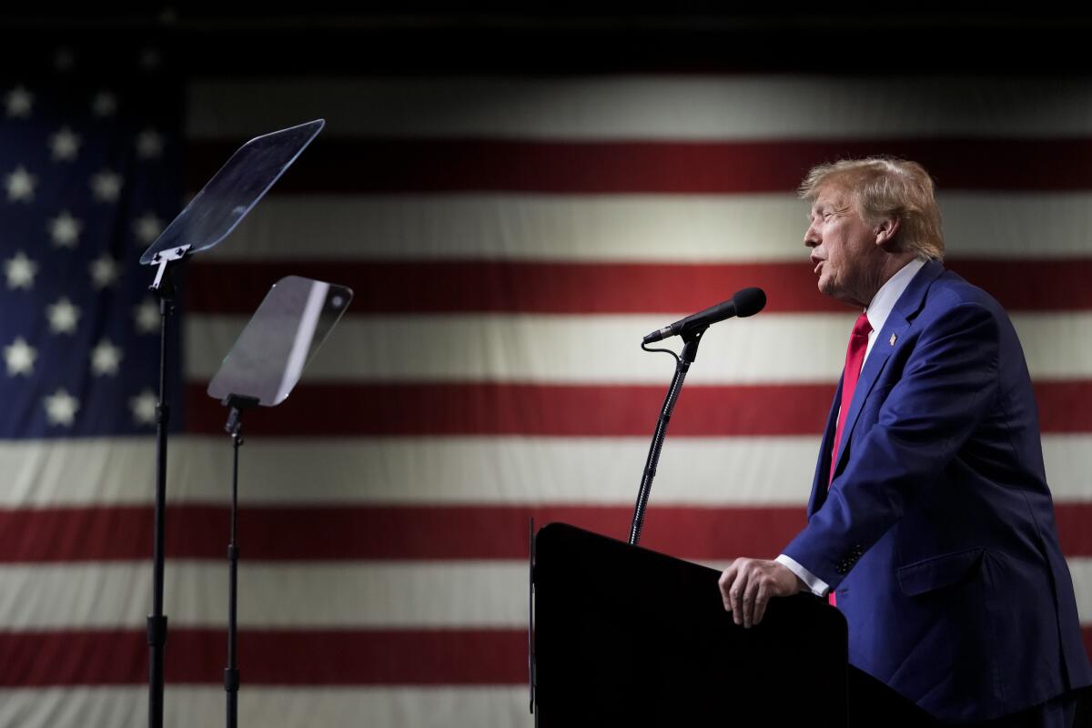 El expresidente Donald Trump durante un mitin, el domingo 17 de diciembre de 2023, en Reno, Nevada. (AP Foto/Godofredo A. Vásquez, Archivo)