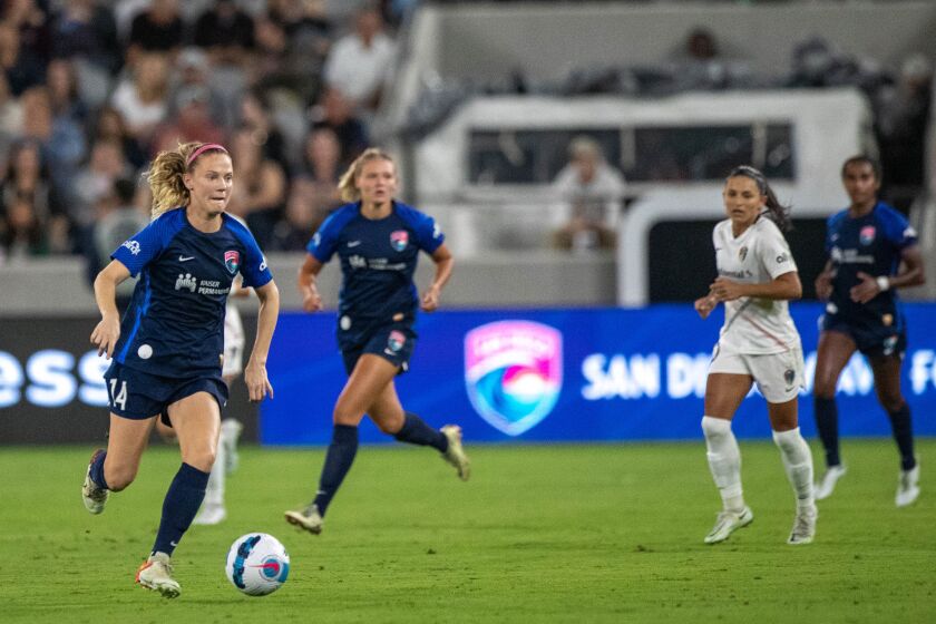 Wave Midfielder Kristen Mcnabb moves the ball upfield in Fridays game. The San Diego Wave tied the North Carolina Courage 0-0